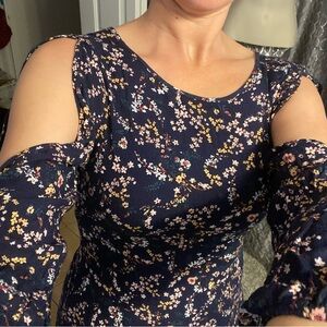 Cold shoulder American eagle dress